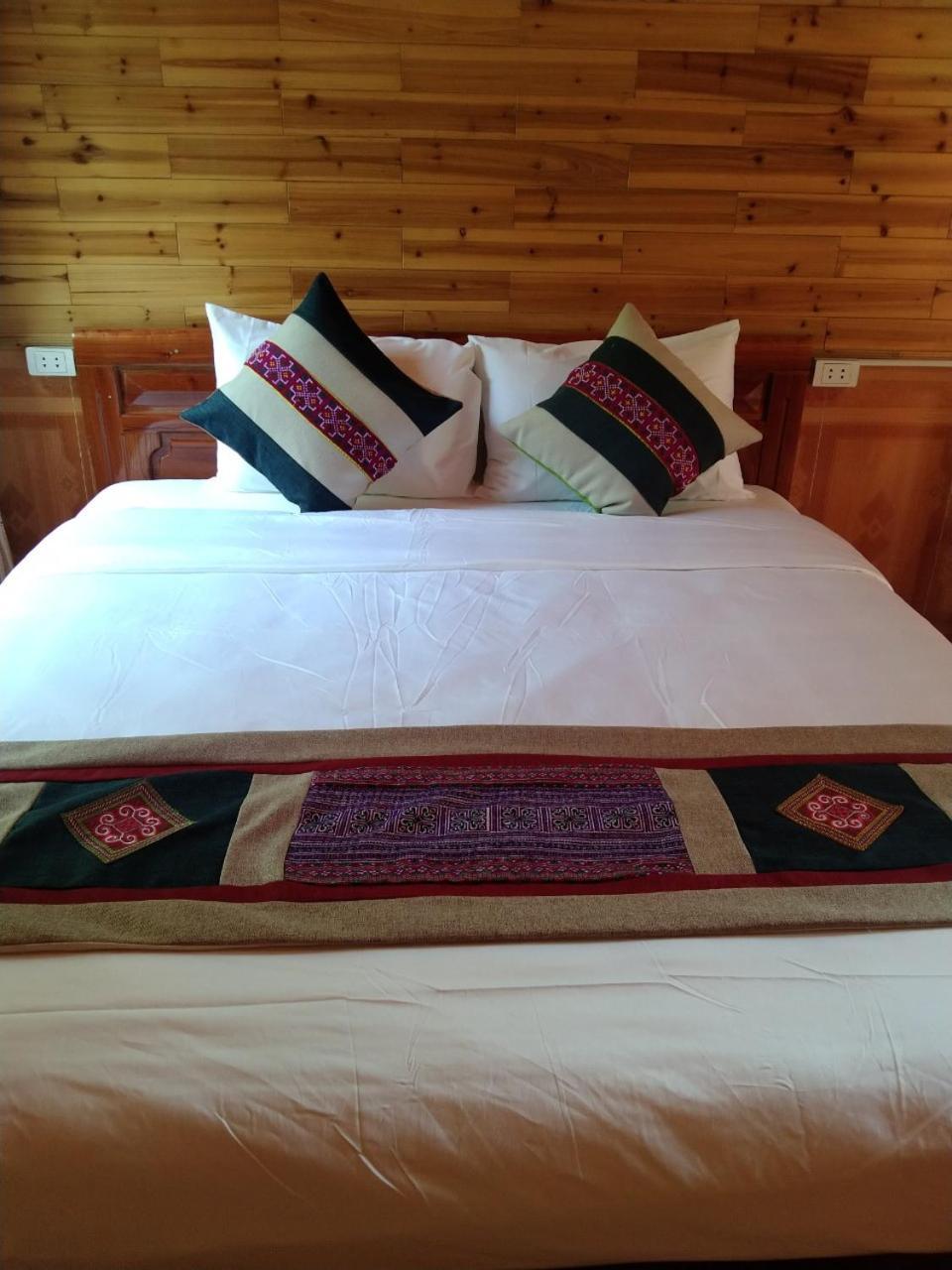 A Lin Homestay Bac Ha Екстериор снимка